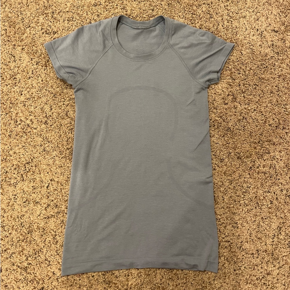 Grey/ blue swiftly tech short sleeve